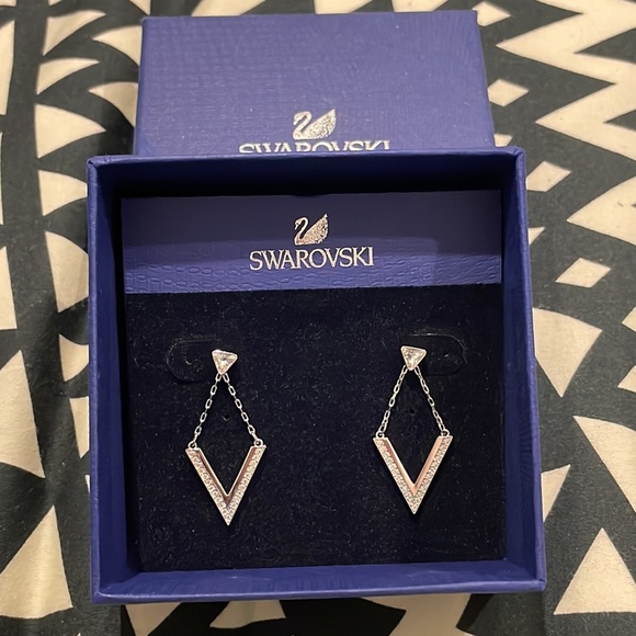 Sterling silver & crystal Swarovski earrings. - Picture 2 of 3